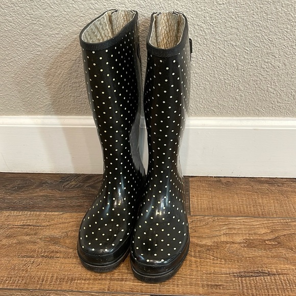 EUC Chooka Black Polka Dot Tall Rainboot (wide calf) - Picture 1 of 11
